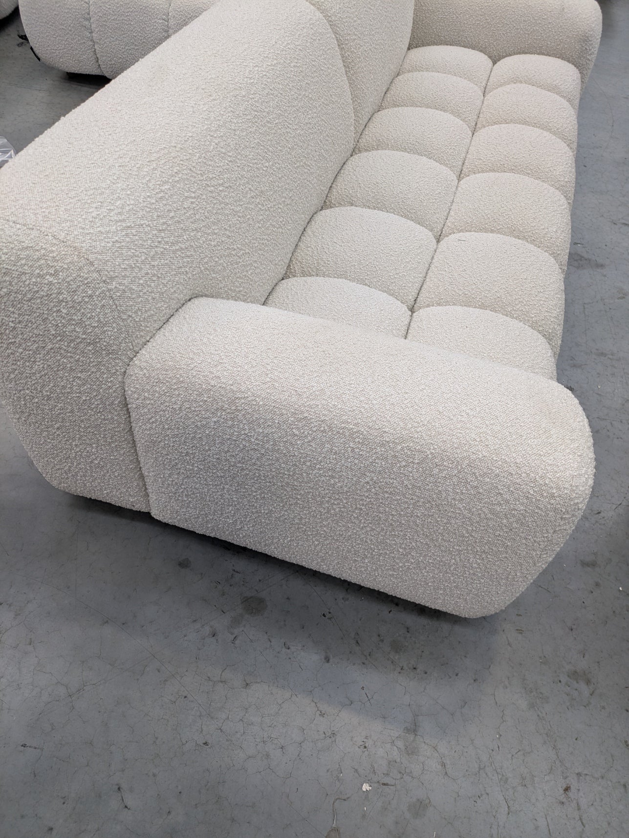 VICDC CLV20218 Aero Sofa 3S Jacquard Boucle Cream