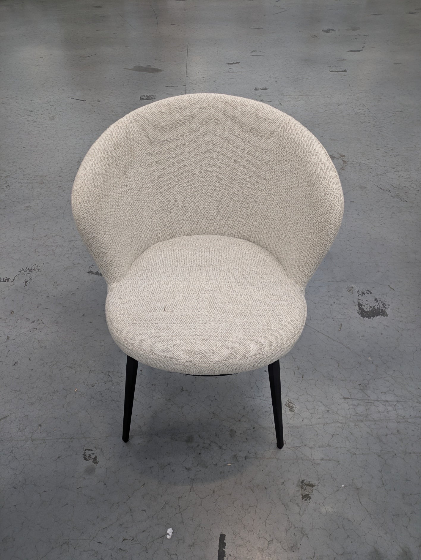 VICDC CLV20225 Selena Carver Chair Crush Ivory