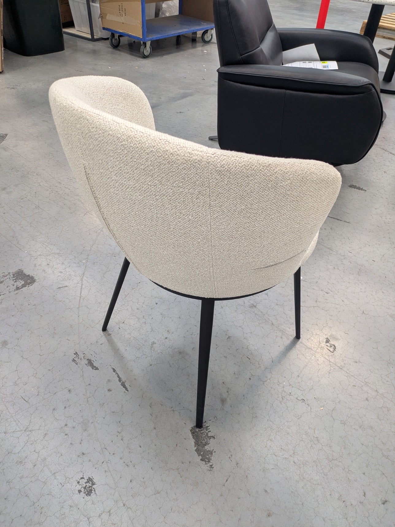 VICDC CLV20225 Selena Carver Chair Crush Ivory
