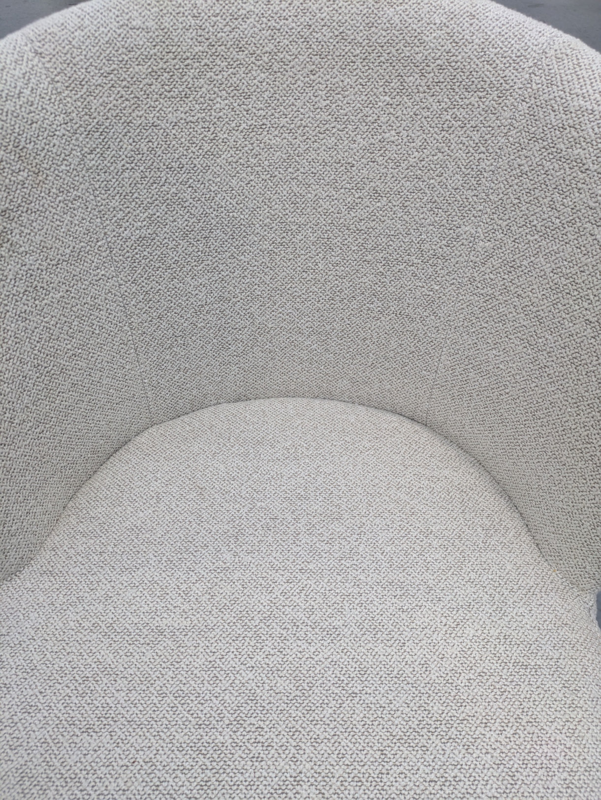VICDC CLV20225 Selena Carver Chair Crush Ivory