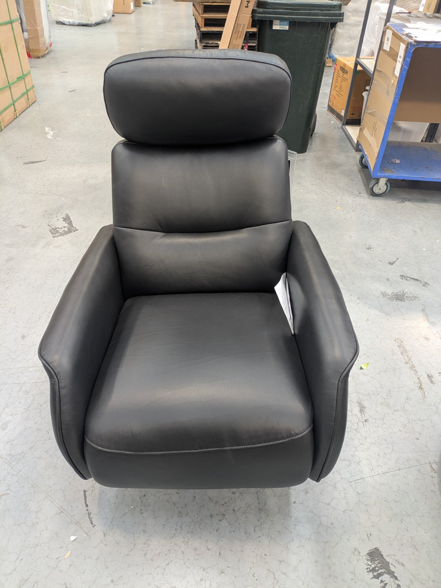 VICDC CLV20231 Bronson Manual Recliner Armchair Memphis Black (1 Motion)