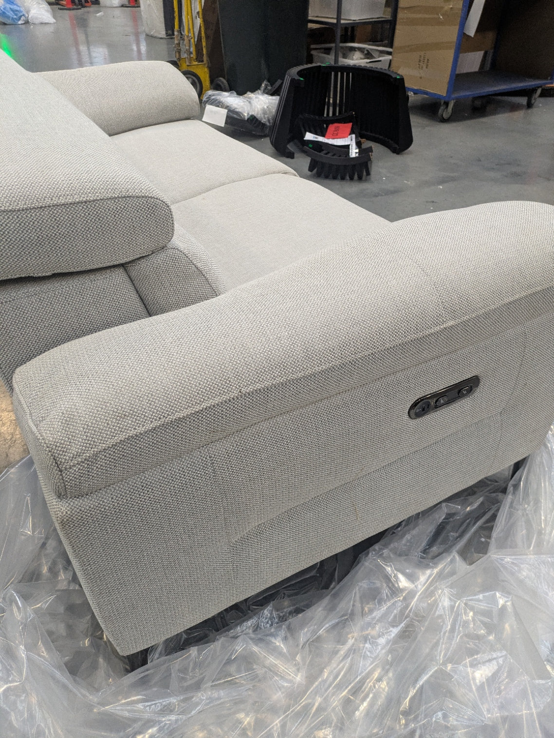 VICDC CLV20235 Cora Battery Recliner Sofa 3S Talent Cloud (2 Motion)