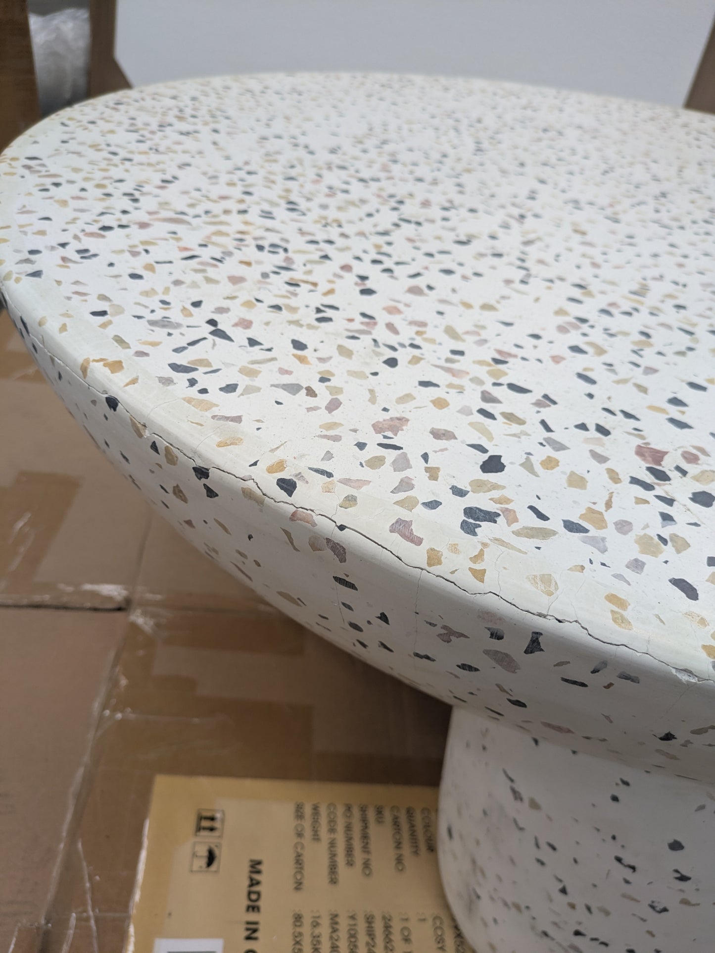 VICDC CLV20243 Theo Outdoor Coffee Table White (D)