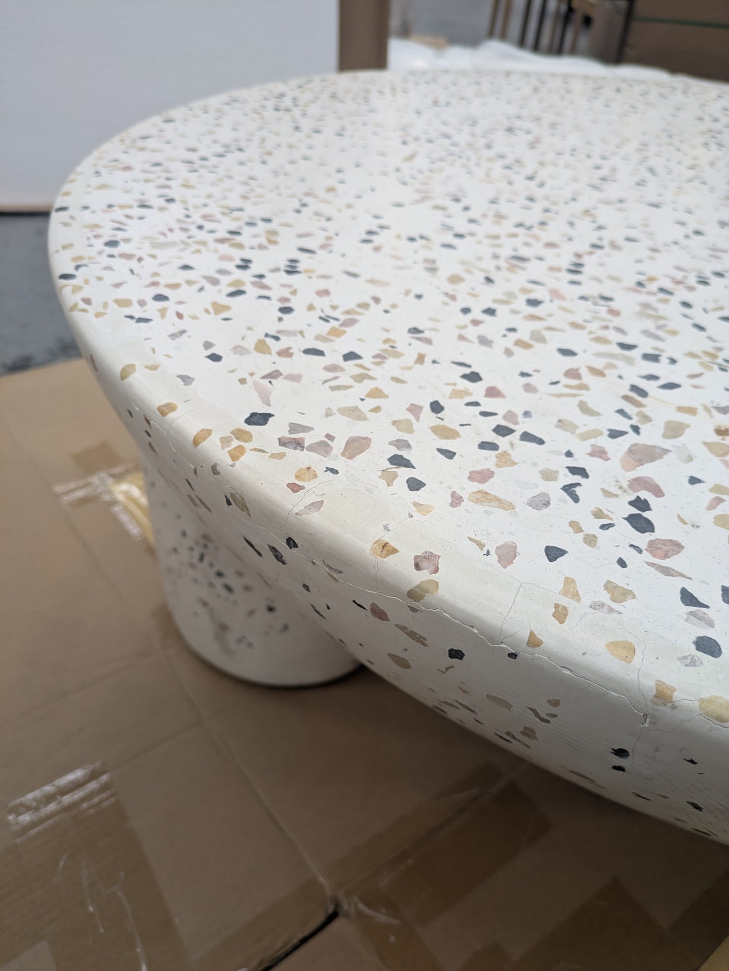 VICDC CLV20243 Theo Outdoor Coffee Table White (D)