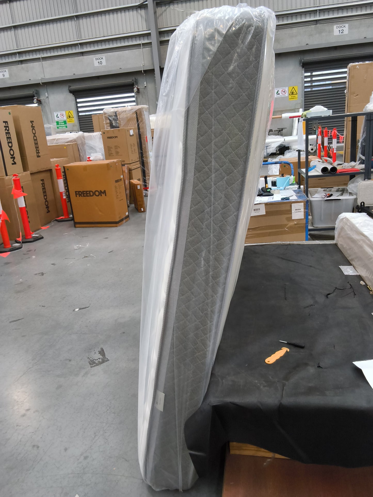 VICDC CLV20262 Sealy Allora Medium Mattress Queen