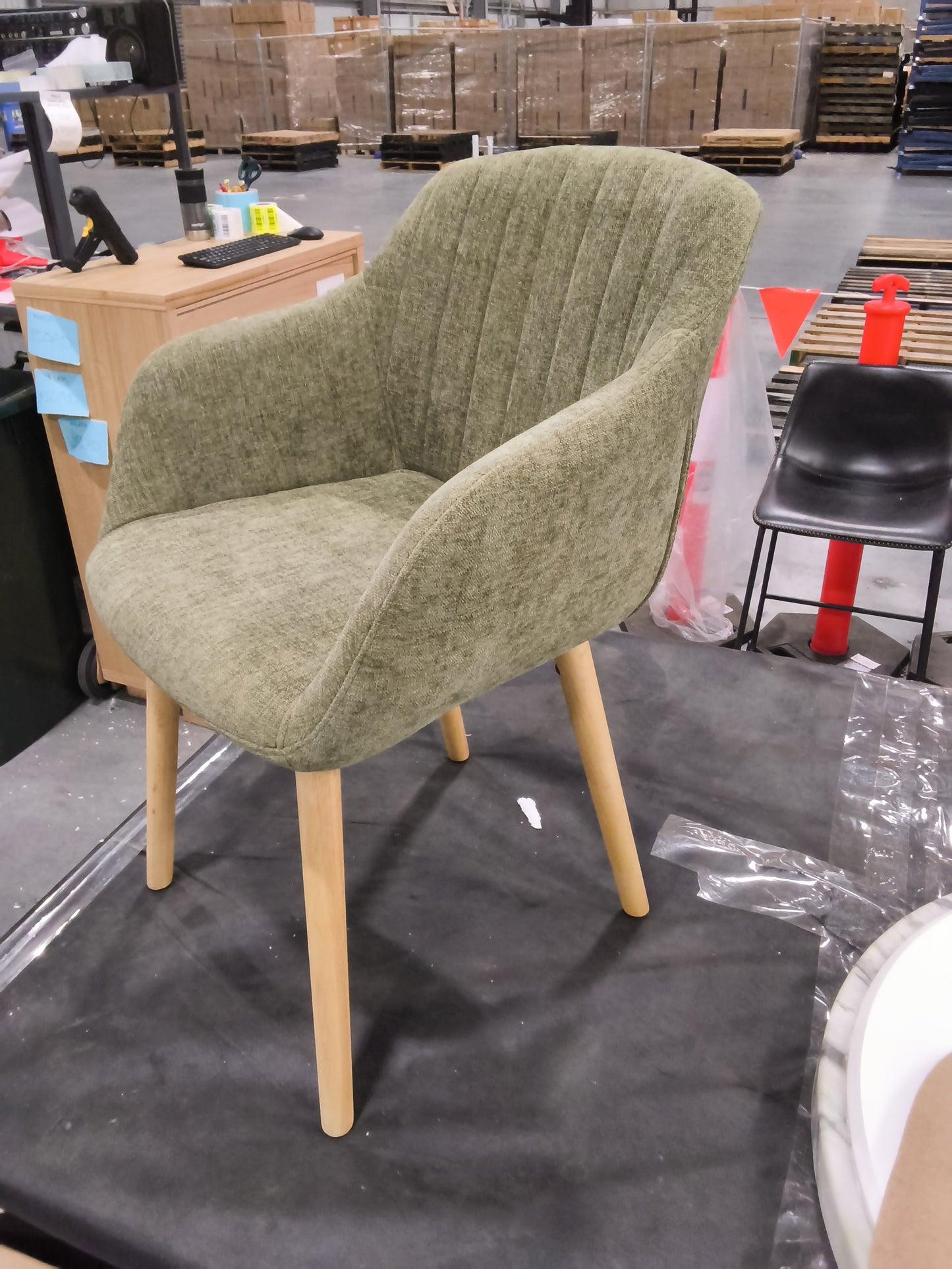 VICDC CLV20306 Palmer Carver Dining Chair Green