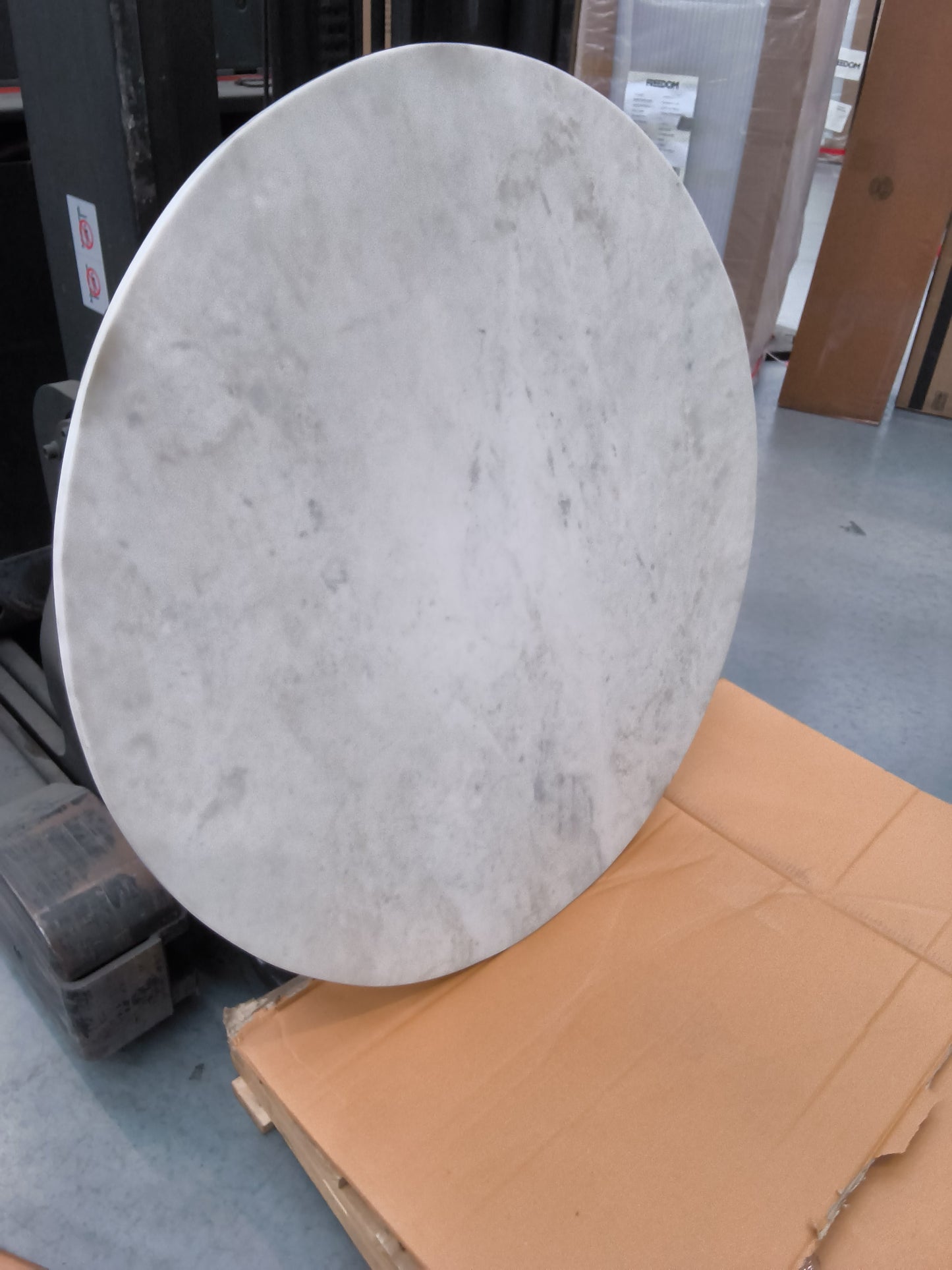 VICDC CLV20264 Nesst Dining table Natural/Marble