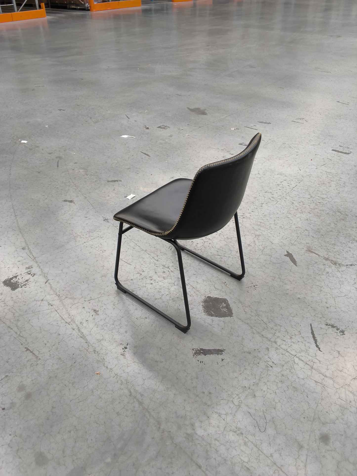 VICDC CLV20266 Saddle Dining Chair Black