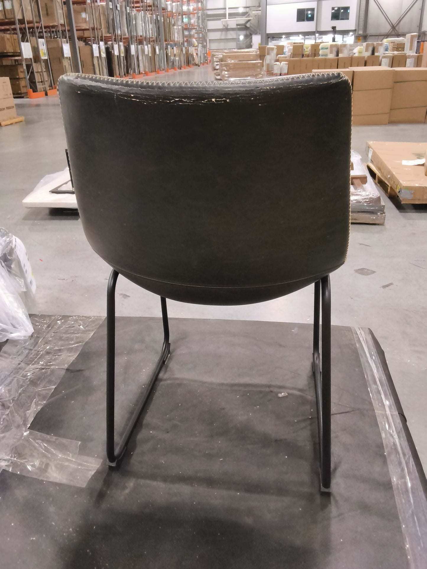 VICDC CLV20310 Saddle Dining Chair Black