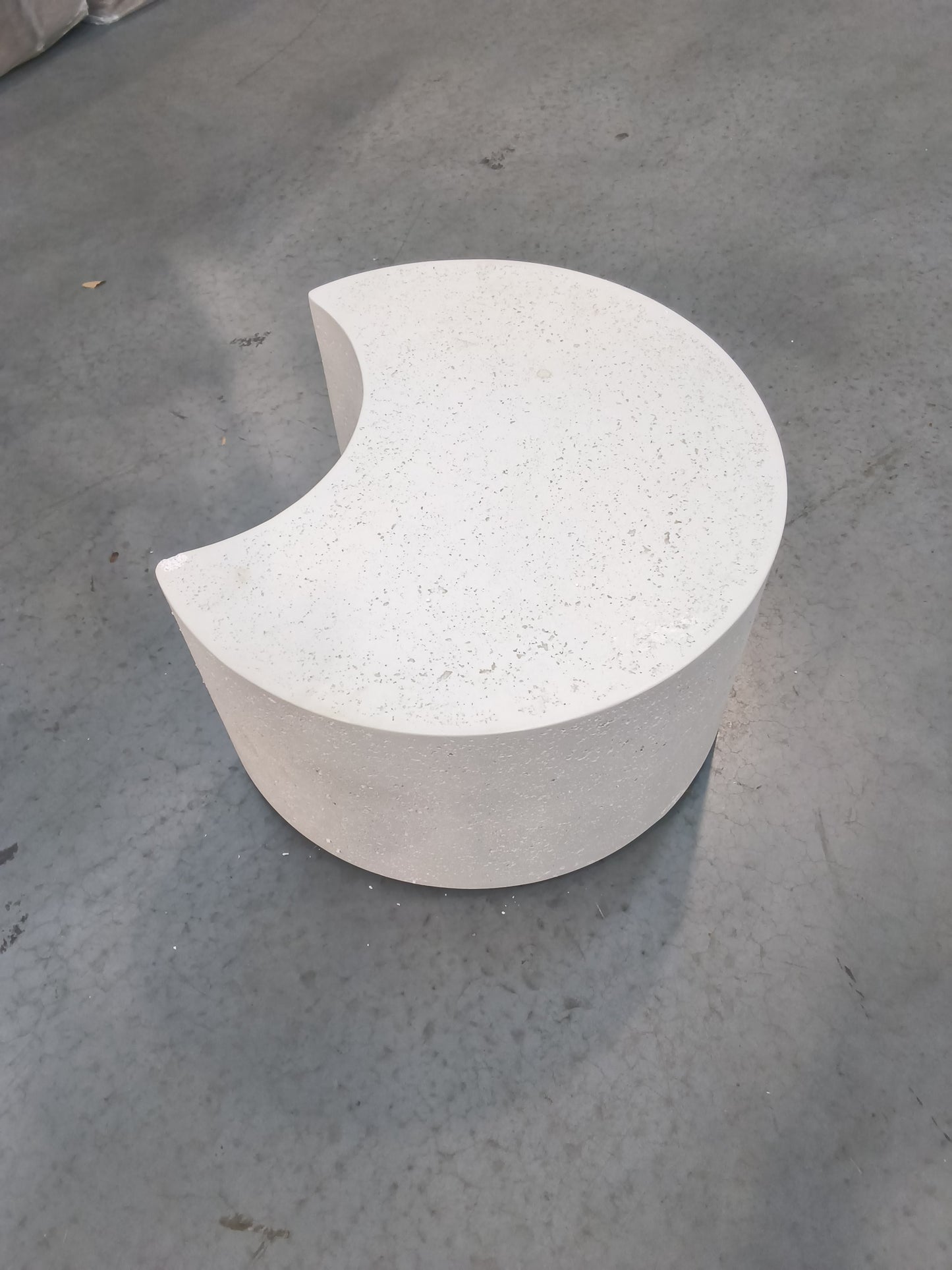 VICDC CLV20295 Moon Coffee Table large Natural Carton 2
