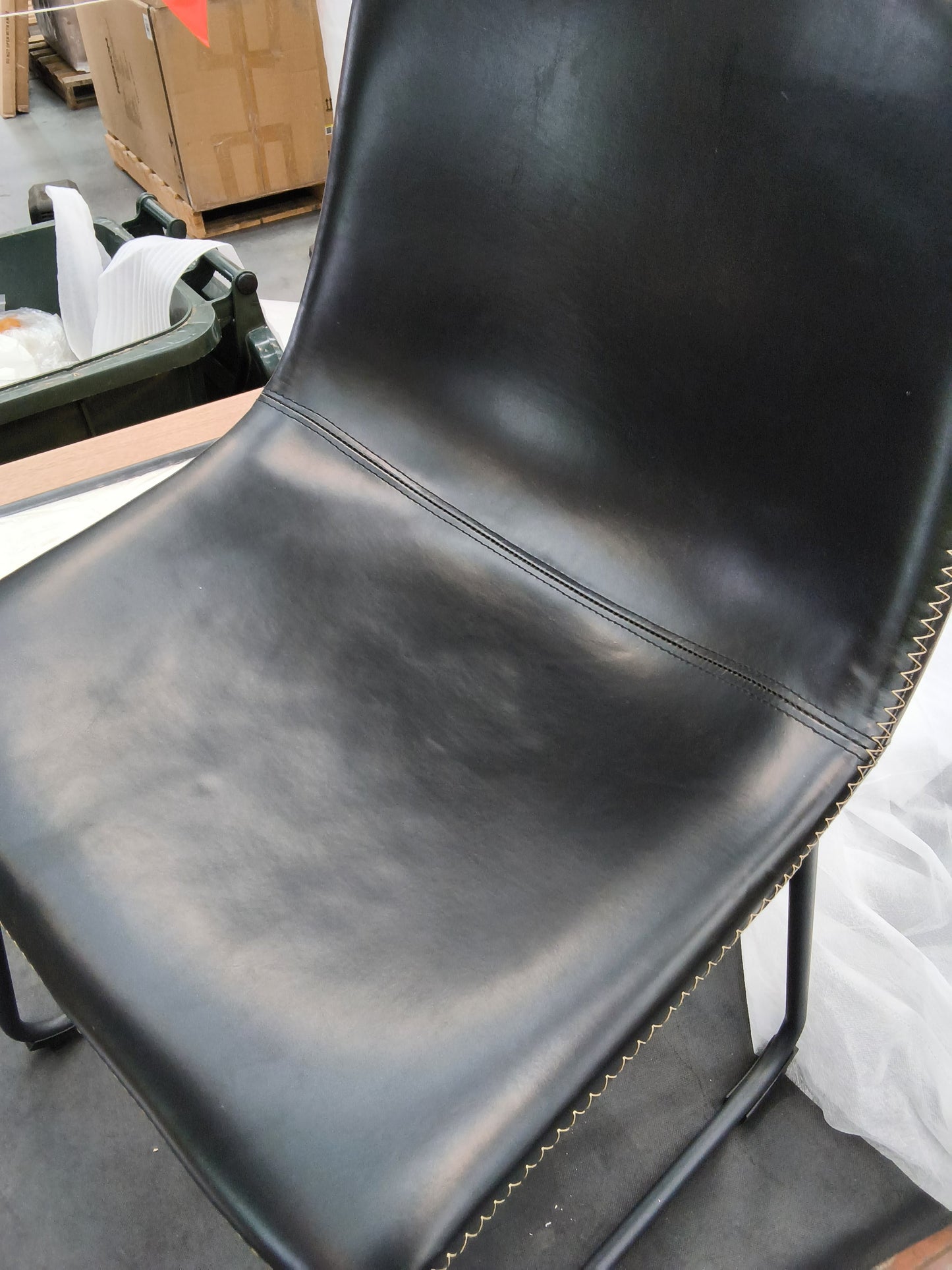 VICDC CLV20266 Saddle Dining Chair Black