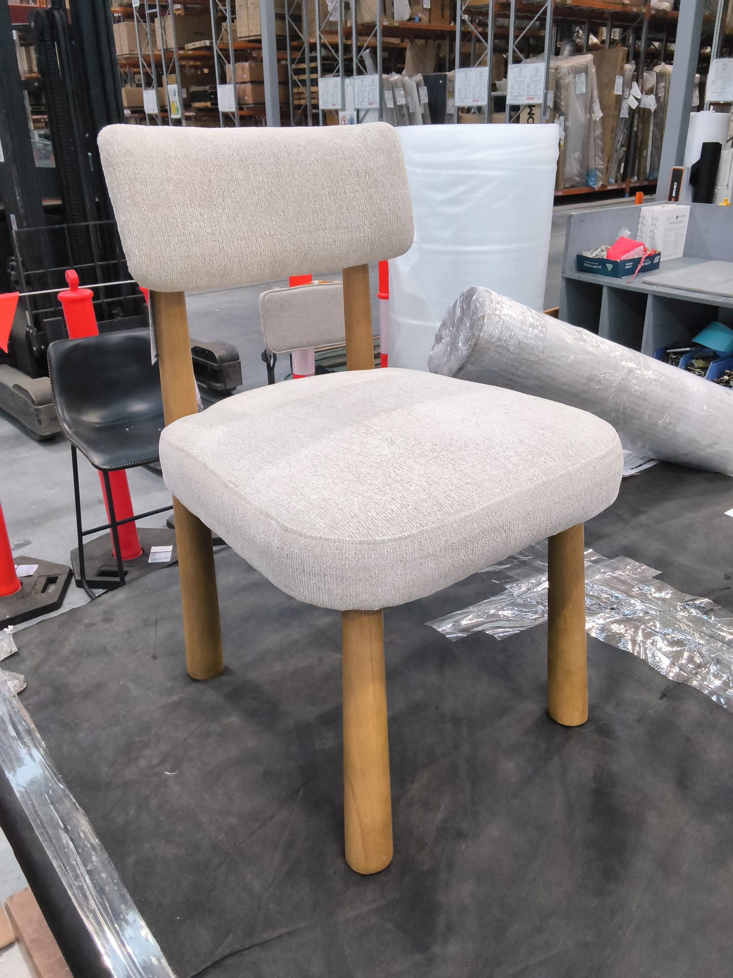 VICDC CLV20299 Puka Dining Chair Beige