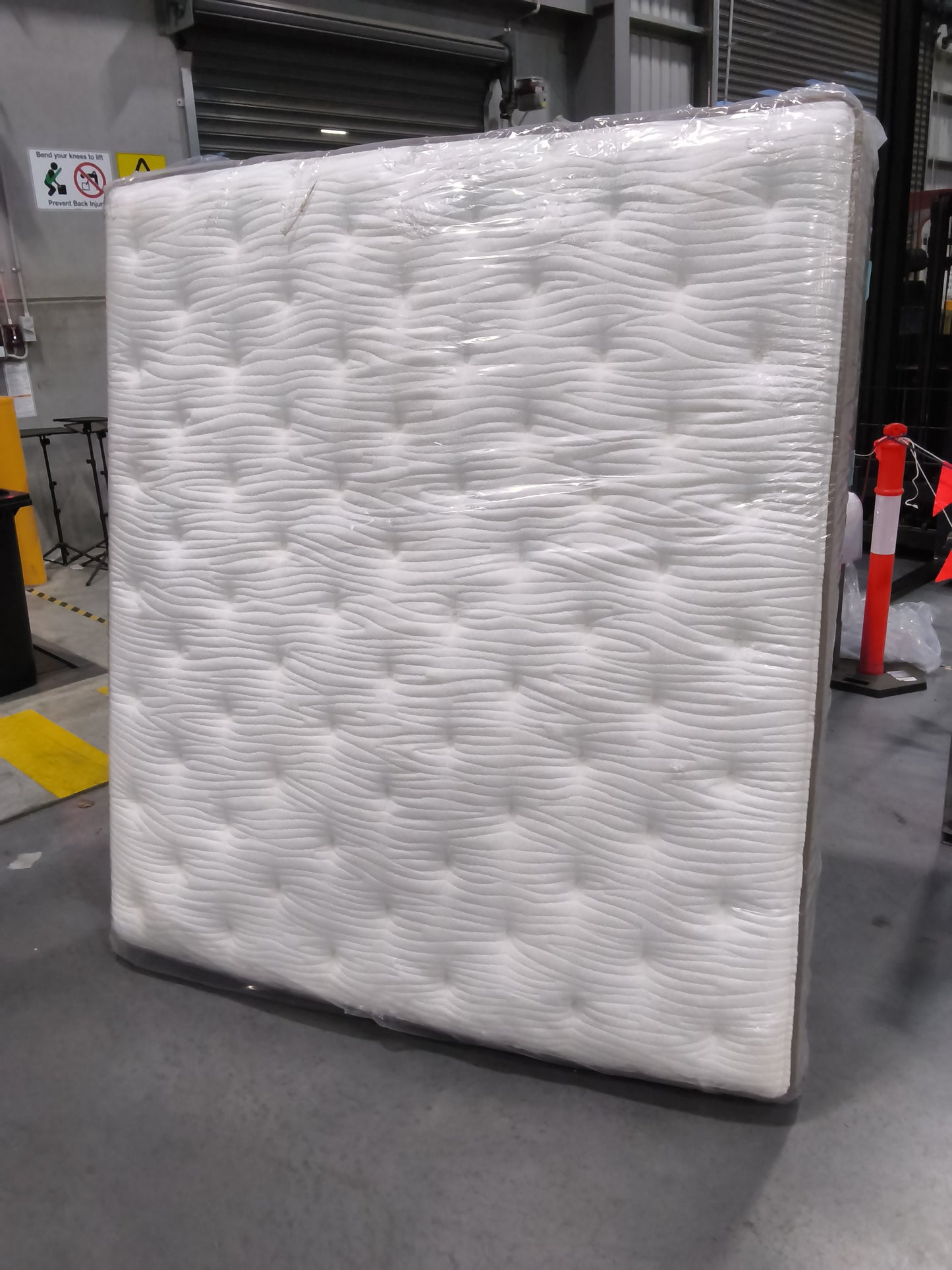 VICDC CLV20322 Alderton Plush Mattress King Freedom R