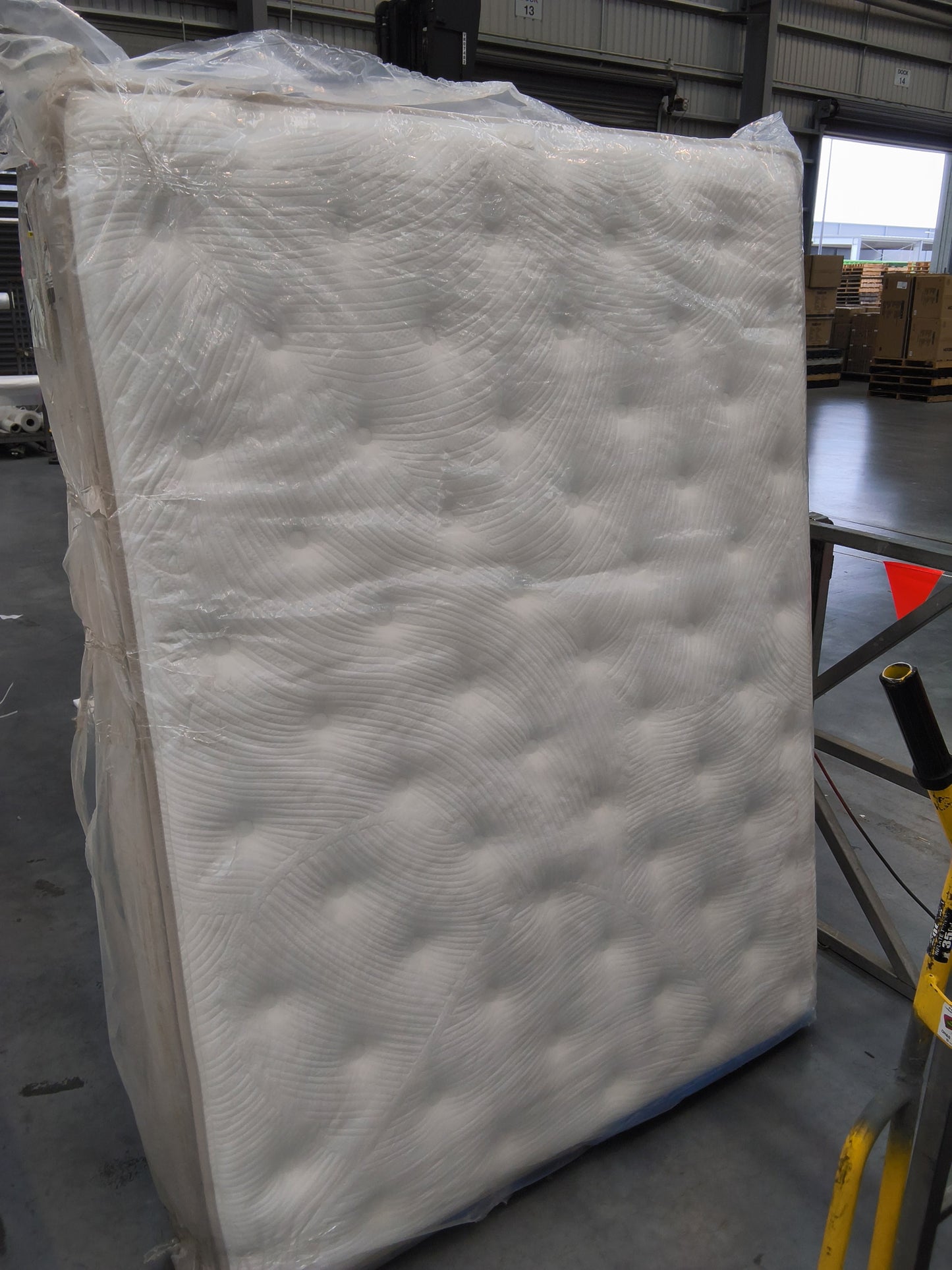 VICDC CLV20286 Somerton Medium Mattress Queen