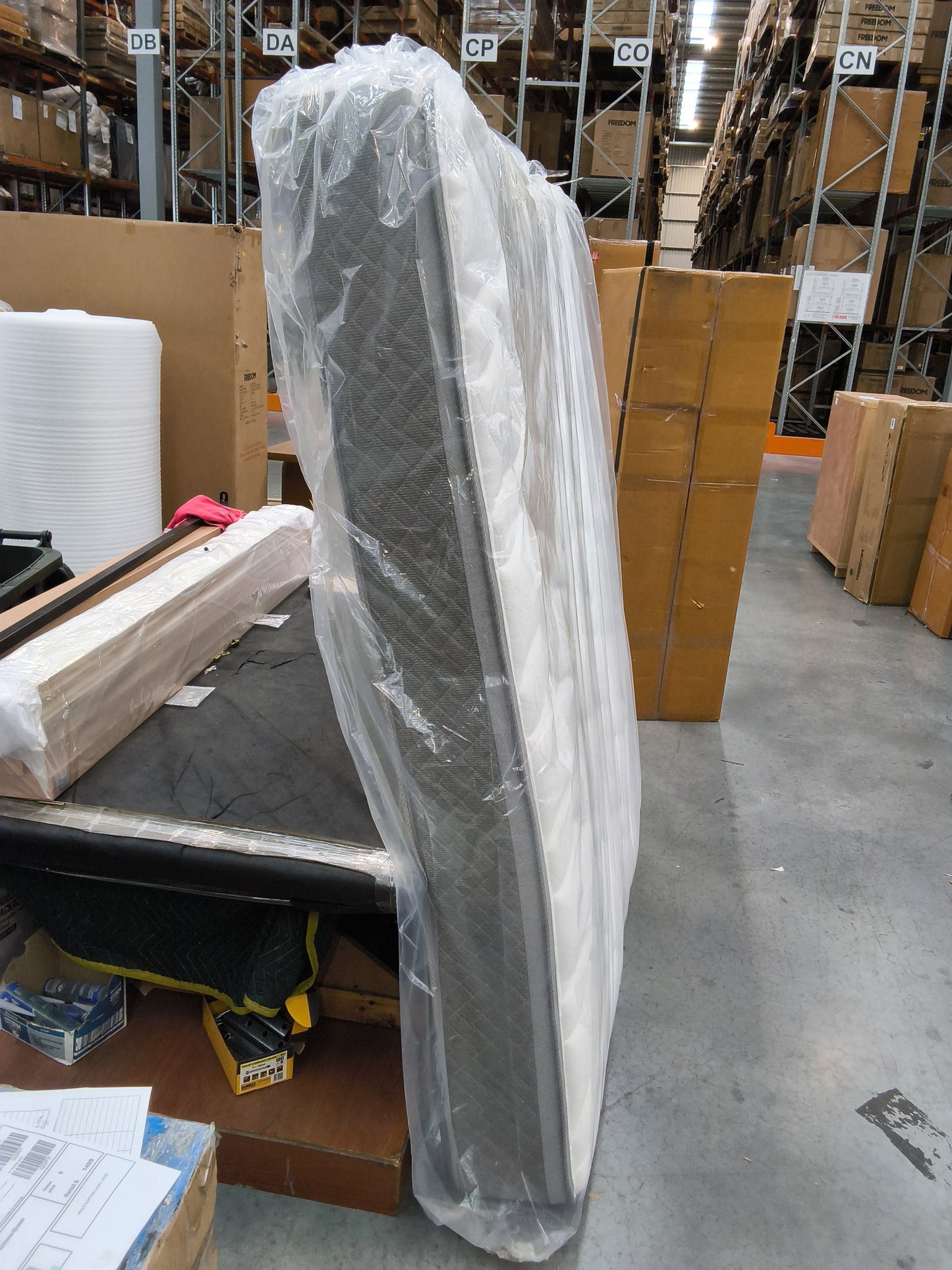 VICDC CLV20262 Sealy Allora Medium Mattress Queen