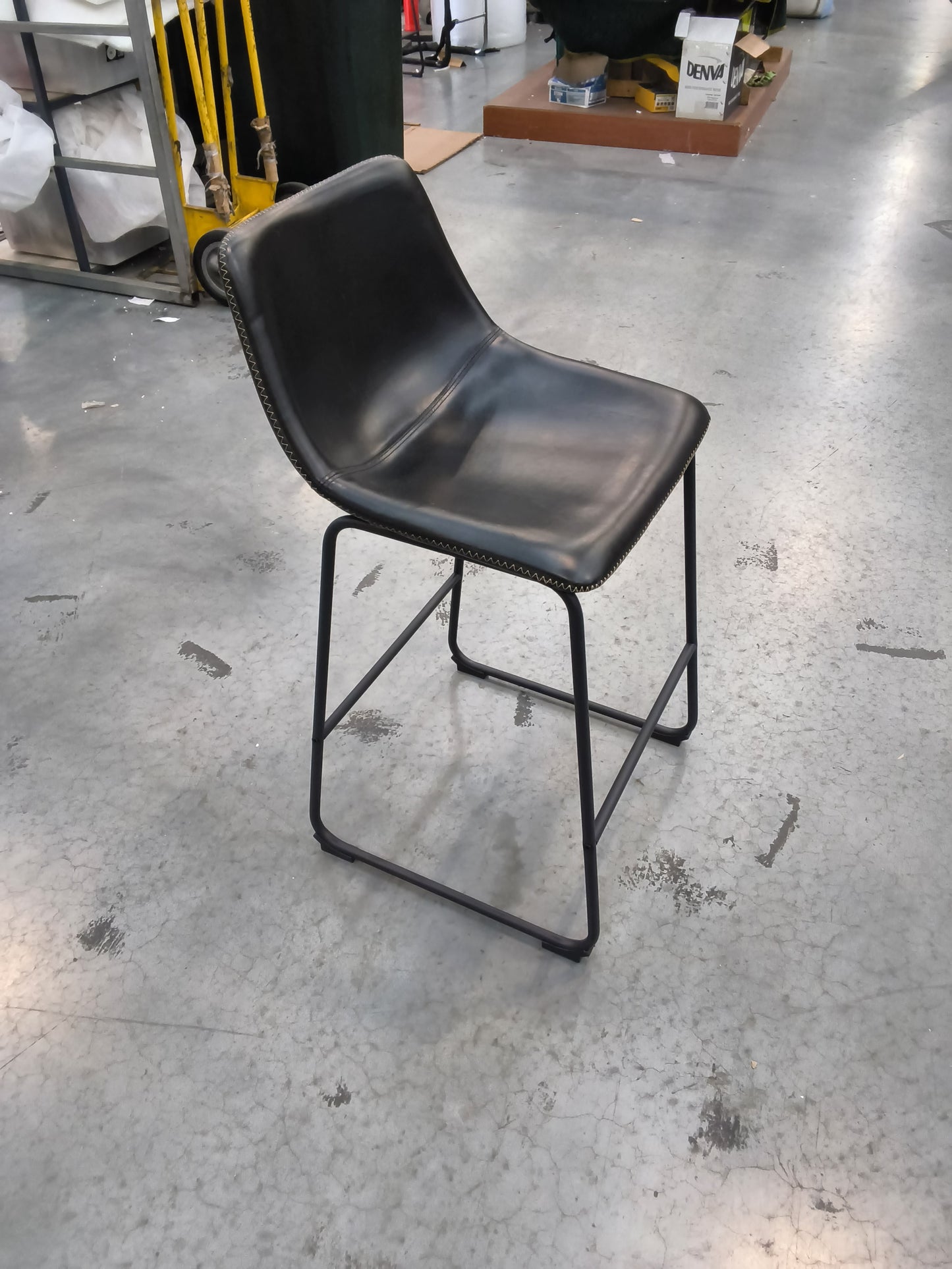 VICDC CLV20301 Saddle Counter Stool 63cm Black
