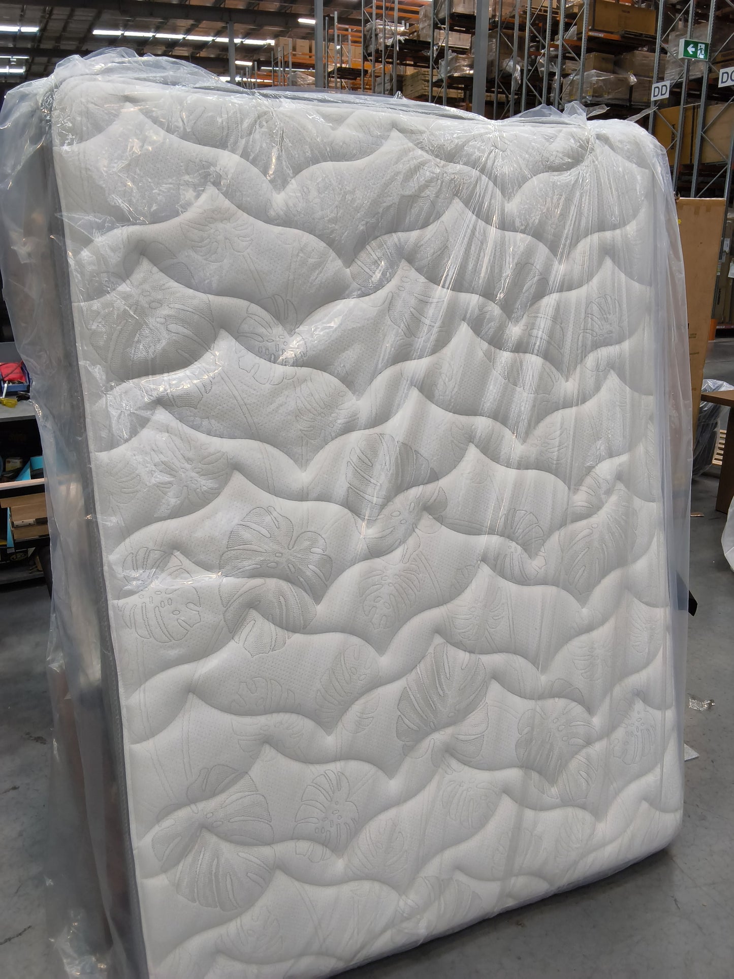 VICDC CLV20262 Sealy Allora Medium Mattress Queen