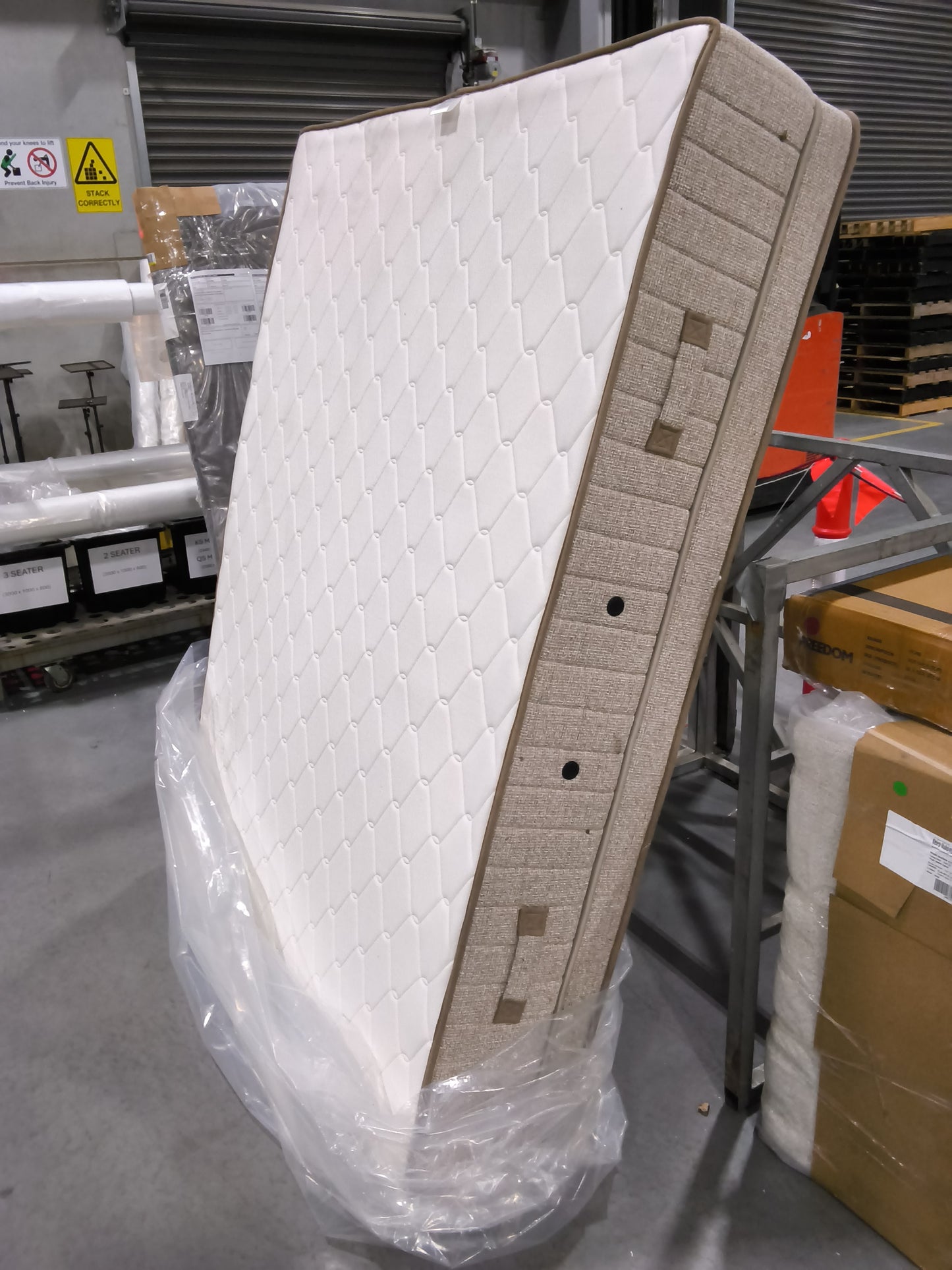 VICDC CLV20326 Alderton Plush Mattress Queen