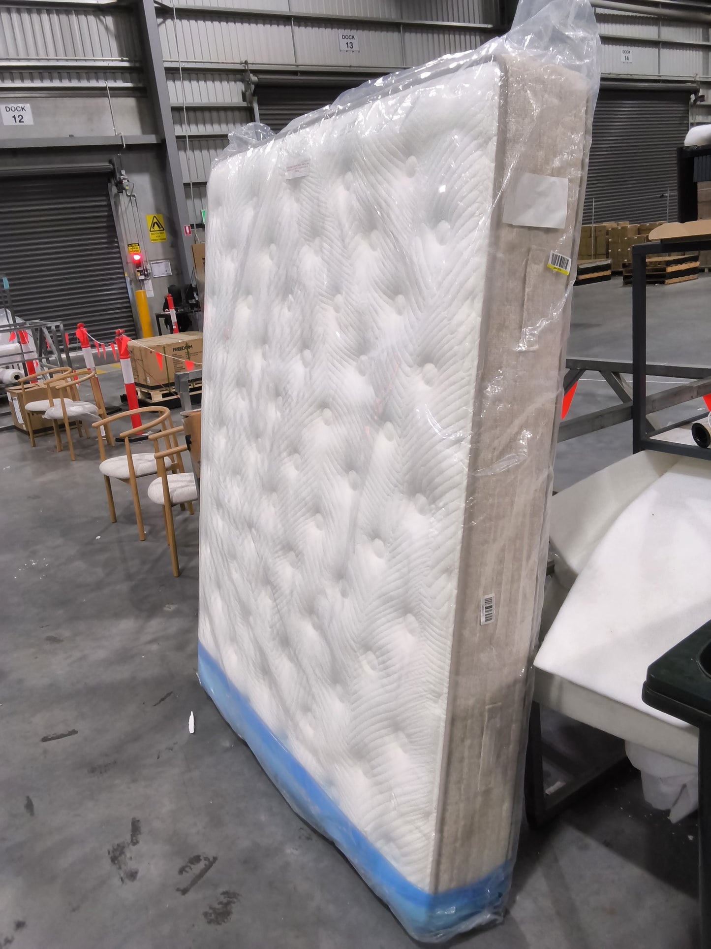 VICDC CLV20305 Devonleigh Firm Mattress Queen