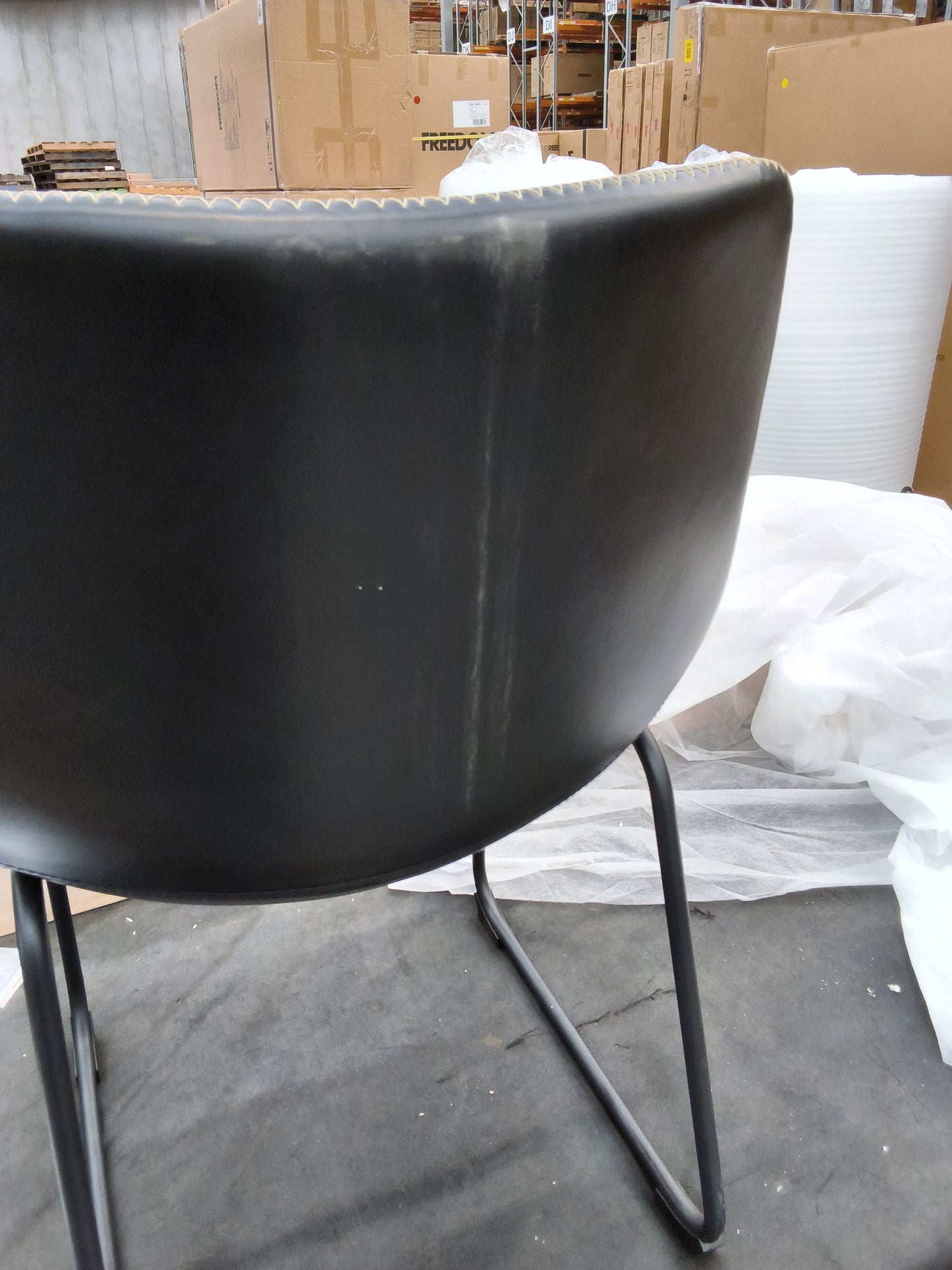 VICDC CLV20266 Saddle Dining Chair Black