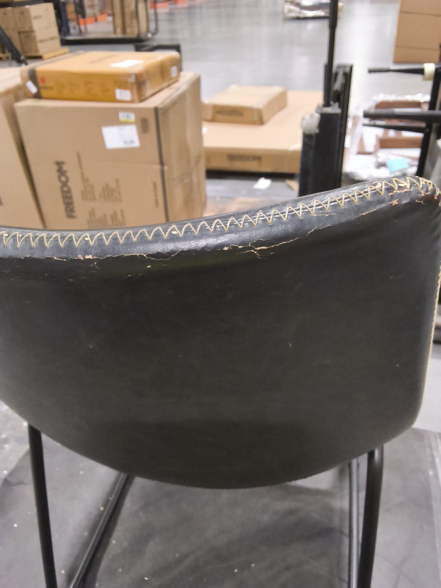 VICDC CLV20309 Saddle Dining Chair Black