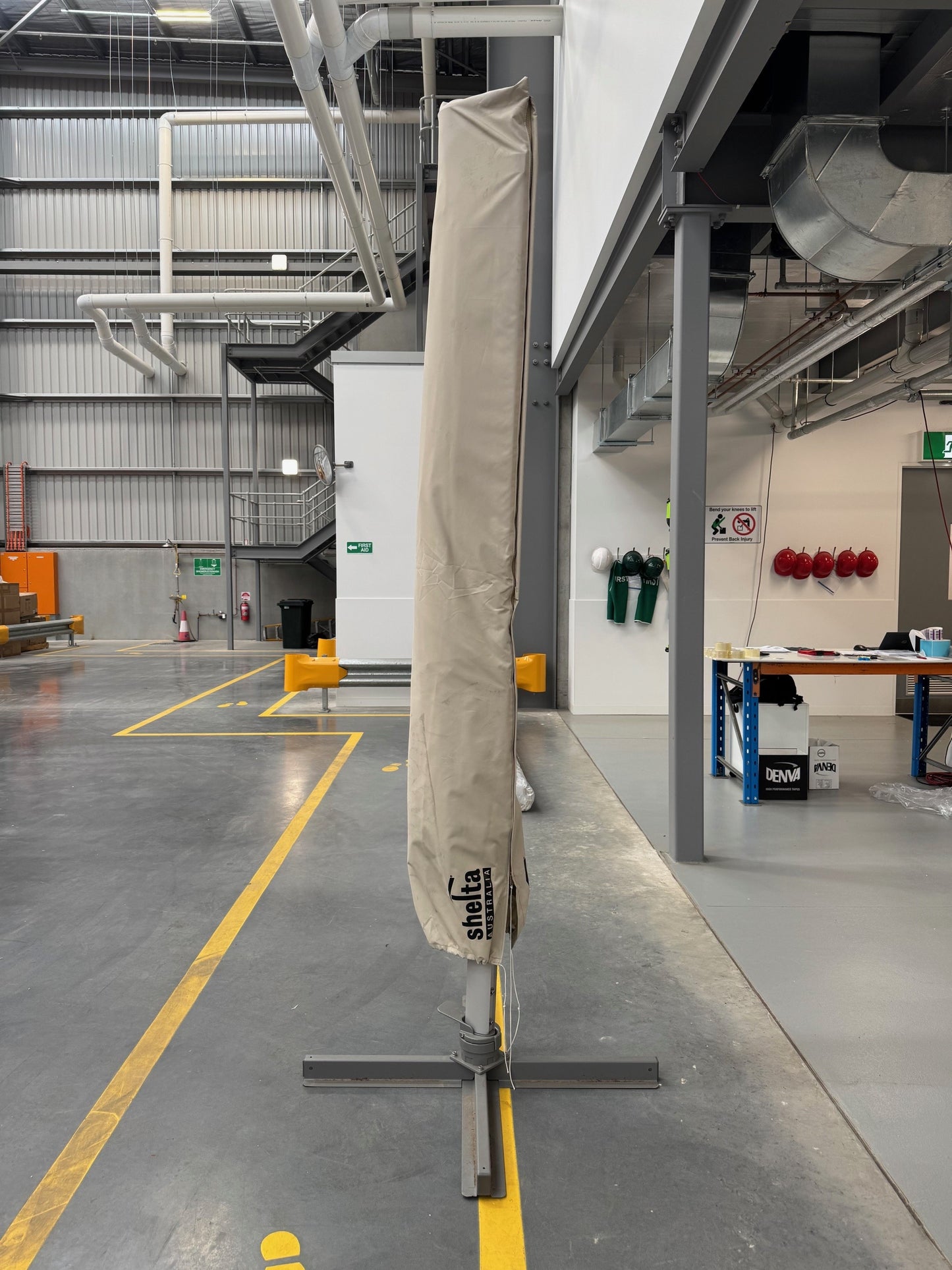 VICDC Sierra Outdoor Umbrella 300cm 24604925|VRS132148
